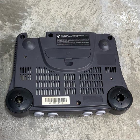 Nintendo 64 N64 Console Bundle 2 OEM Controllers Tested Working - Picture 9 of 9